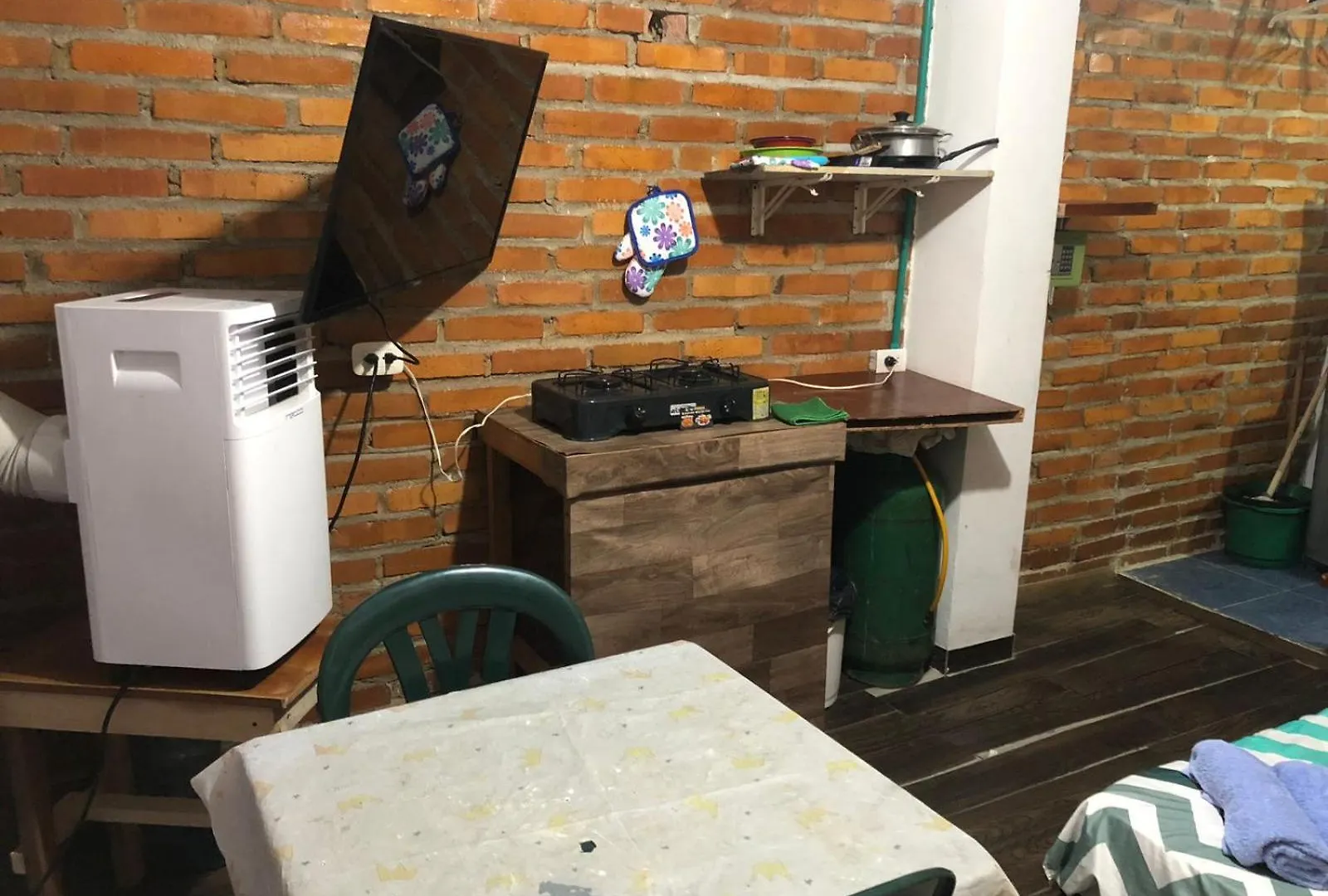 招待所 Habitaciones Mada Cartagena